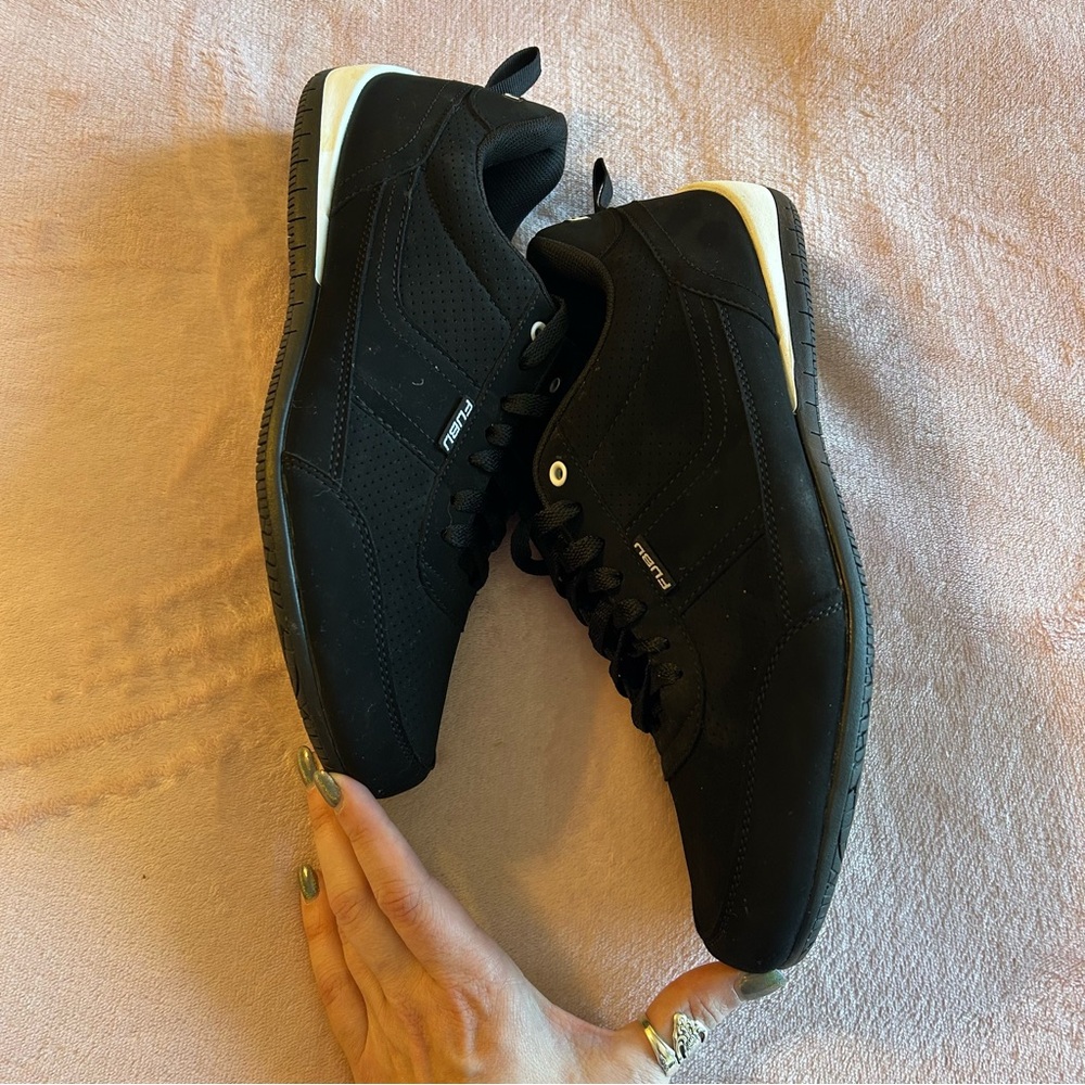 Fubu Kole II Athletic Leisure Sneakers black with white accents size 10.5 casual - Picture 5 of 9